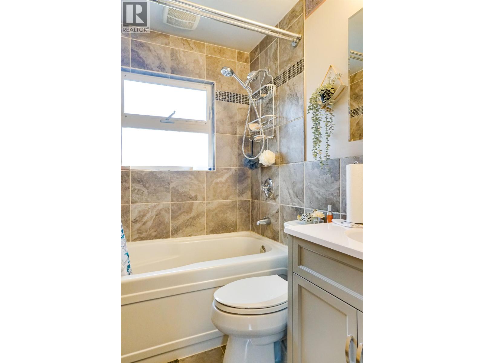 121 Liard Street, Kitimat, British Columbia  V8C 2B1 - Photo 11 - R3087010