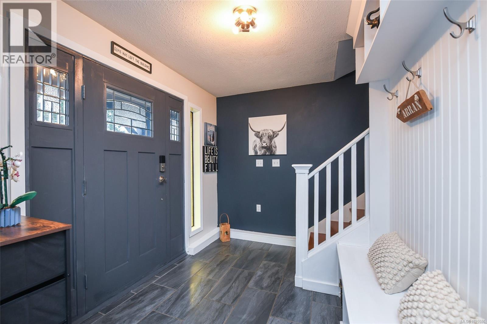 599 23rd St, Courtenay, British Columbia  V9N 7K9 - Photo 2 - 1025586