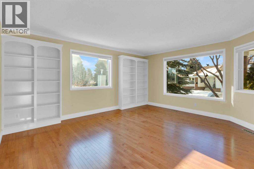 12 Vandoos Villas Nw, Calgary, Alberta  T3A 4W3 - Photo 3 - A2277705