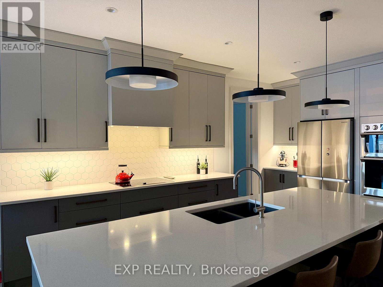 56 Optimist Drive, Southwold, Ontario  N5P 0G4 - Photo 11 - X12770260