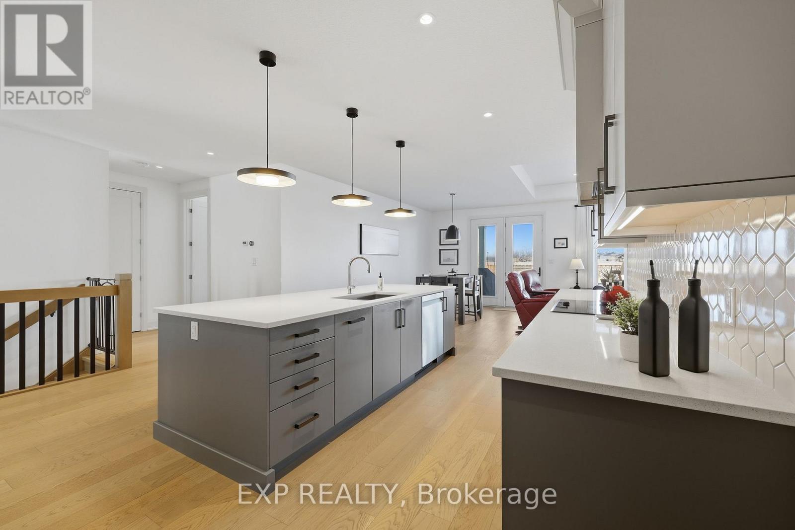 56 Optimist Drive, Southwold, Ontario  N5P 0G4 - Photo 6 - X12770260