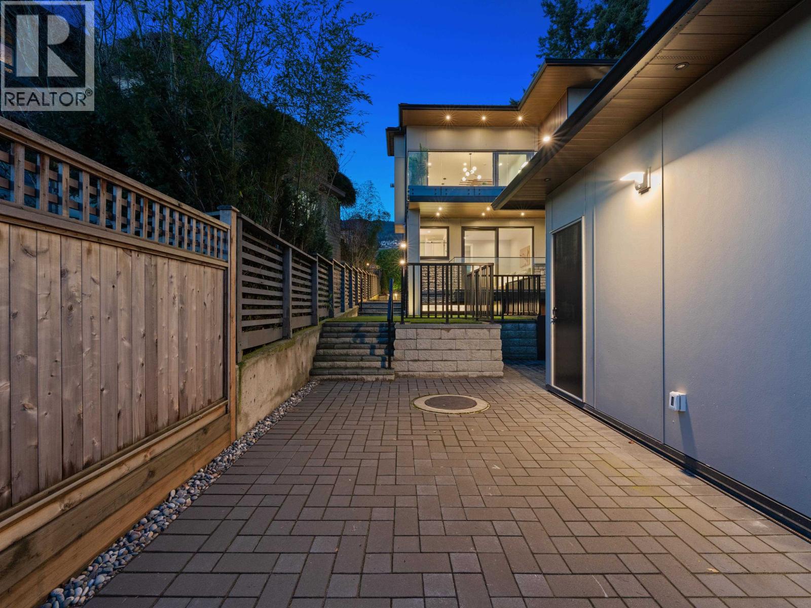 2380 Marine Drive, West Vancouver, British Columbia  V7V 1K8 - Photo 37 - R3088143