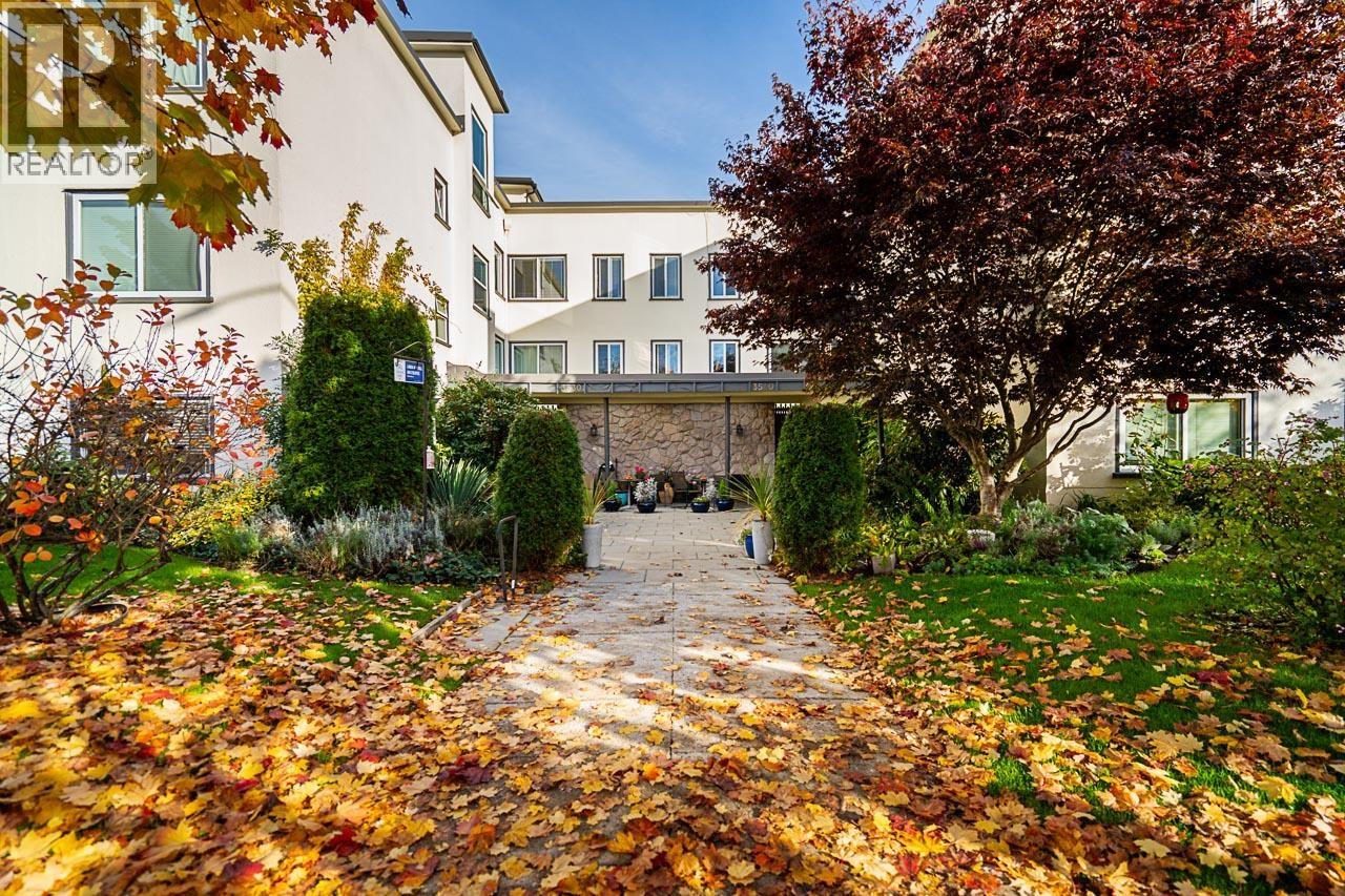 305 3530 Cambie Street, Vancouver, British Columbia  V5Z 2X1 - Photo 2 - R3088186