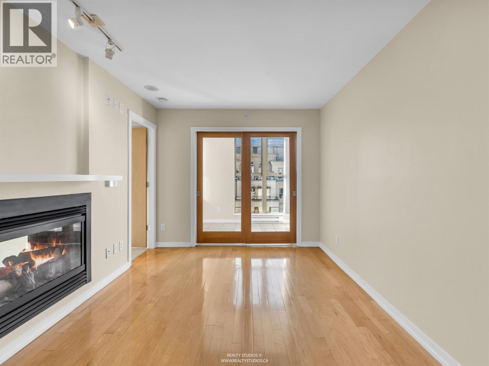 2208 969 Richards Street, Vancouver, British Columbia  V6B 1A8 - Photo 9 - R3088190