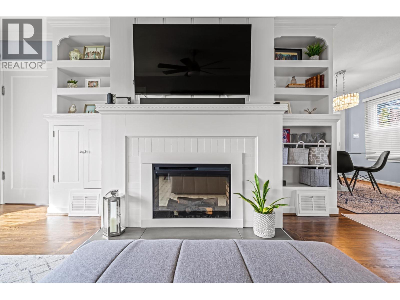 921 Fifth Street, New Westminster, British Columbia  V3L 2Y5 - Photo 5 - R3088156