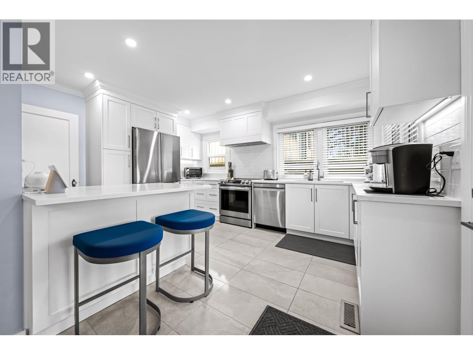 921 Fifth Street, New Westminster, British Columbia  V3L 2Y5 - Photo 9 - R3088156