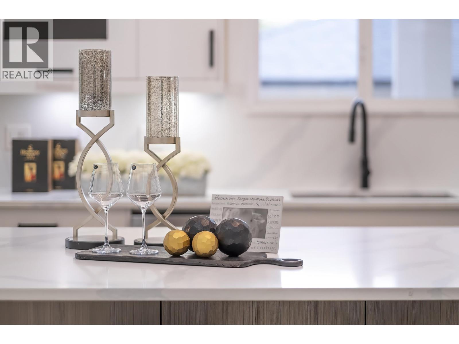 8563 11th Avenue, Burnaby, British Columbia  V3N 2P6 - Photo 17 - R3088214