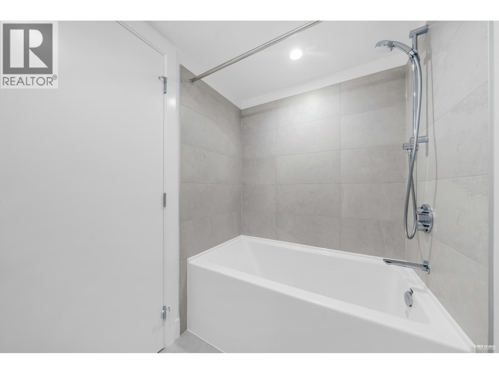 105 2320 Emery Court, North Vancouver, British Columbia  V7J 0G3 - Photo 25 - R3088174