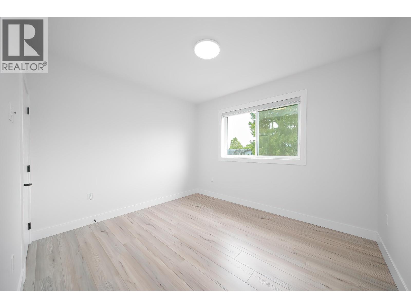 8563 11th Avenue, Burnaby, British Columbia  V3N 2P6 - Photo 26 - R3088214