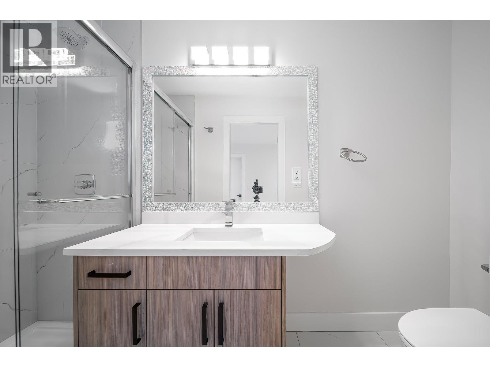 8563 11th Avenue, Burnaby, British Columbia  V3N 2P6 - Photo 31 - R3088214