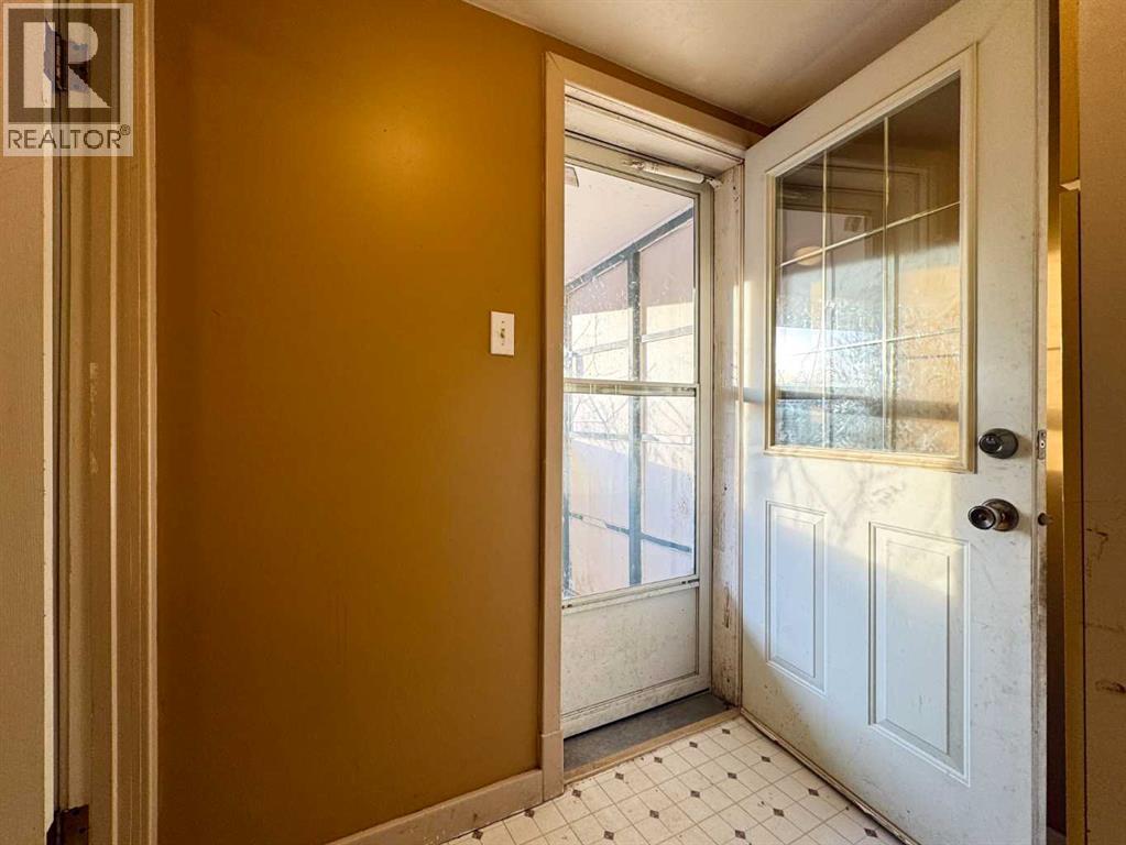 718 10 Street S, Lethbridge, Alberta  T1J 2N2 - Photo 13 - A2281857