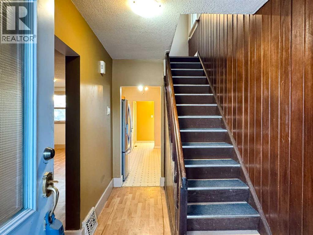 718 10 Street S, Lethbridge, Alberta  T1J 2N2 - Photo 4 - A2281857