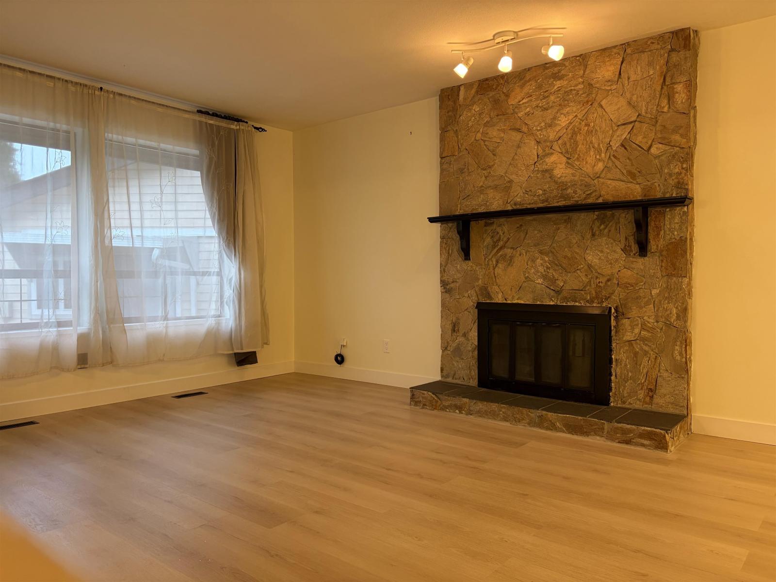 13363 65a Avenue, Surrey, British Columbia  V3W 8T2 - Photo 4 - R3088126