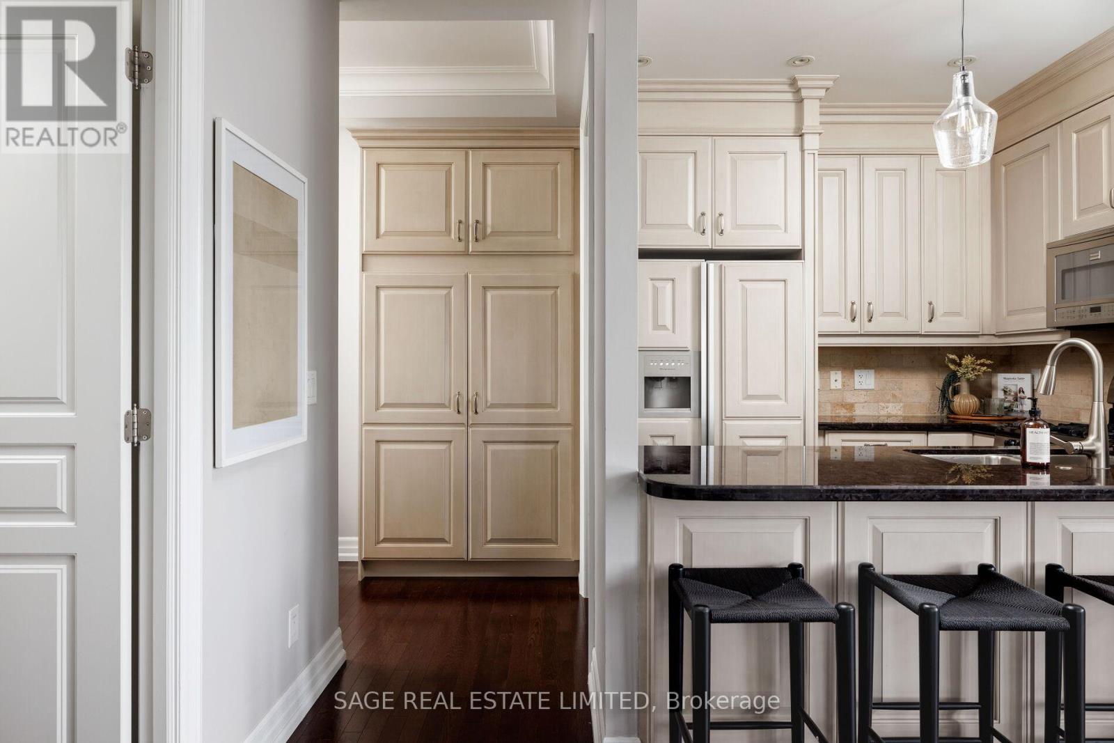 416 - 21 Burkebrook Place, Toronto (Bridle Path-Sunnybrook-York Mills), Ontario  M4G 0A2 - Photo 7 - C12773700