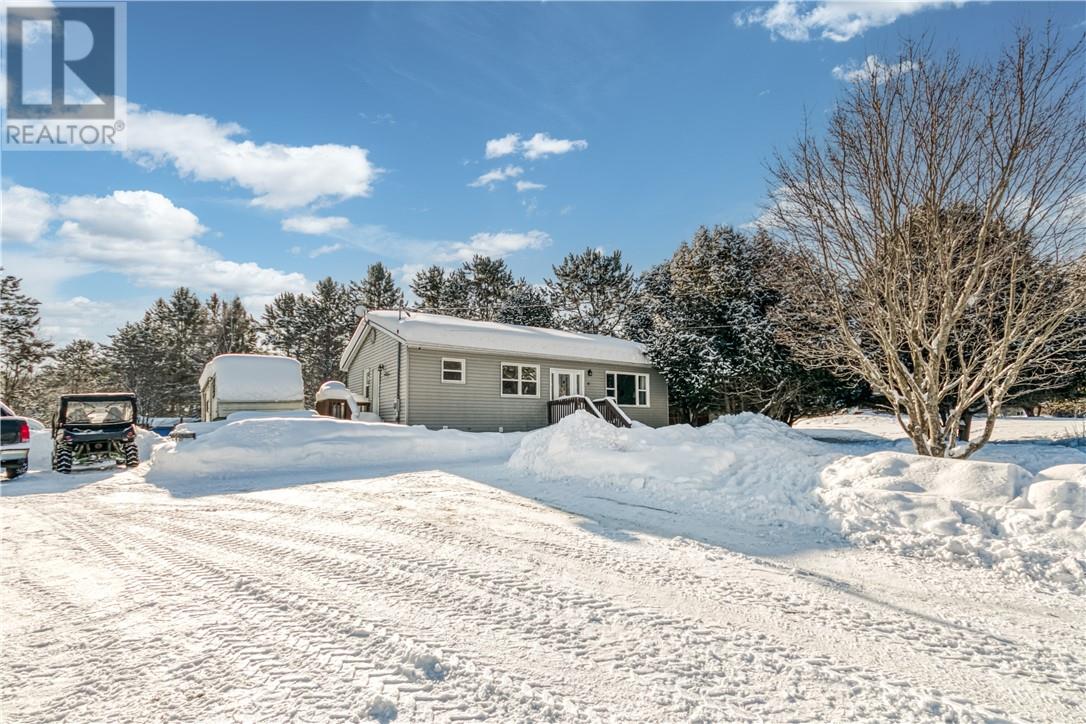 6 Des Pins Street, Field, Ontario  P0M 1H0 - Photo 1 - 2126386