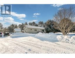 6 Des Pins Street, Field, Ontario