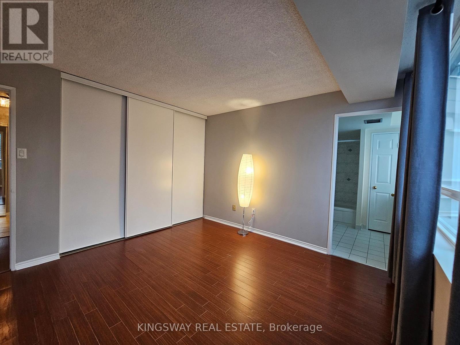 905 - 50 Kingsbridge Garden Circle, Mississauga (Hurontario), Ontario  L5R 1Y2 - Photo 17 - W12764594