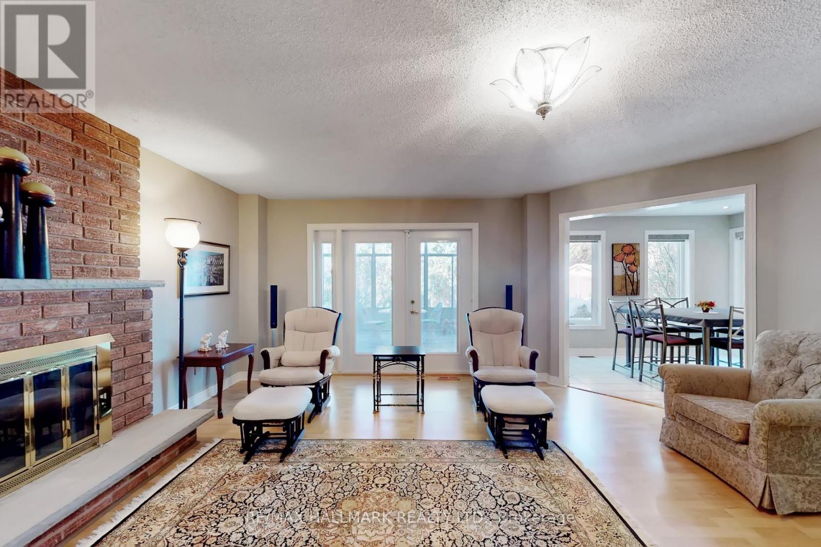 28 White Lodge Crescent, Richmond Hill (Mill Pond), Ontario  L4C 9A1 - Photo 8 - N12773720