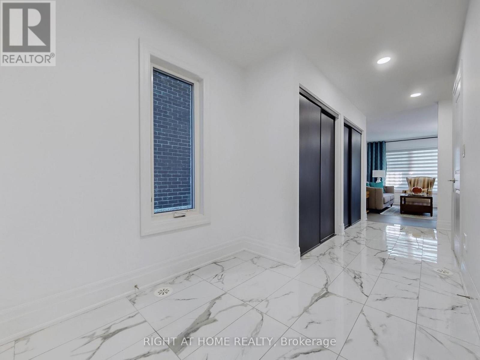 163 Lebovic Campus Drive, Vaughan (Patterson), Ontario  L6A 5A1 - Photo 22 - N12773738