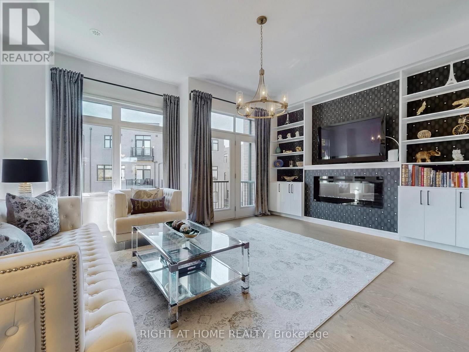 163 Lebovic Campus Drive, Vaughan (Patterson), Ontario  L6A 5A1 - Photo 4 - N12773738