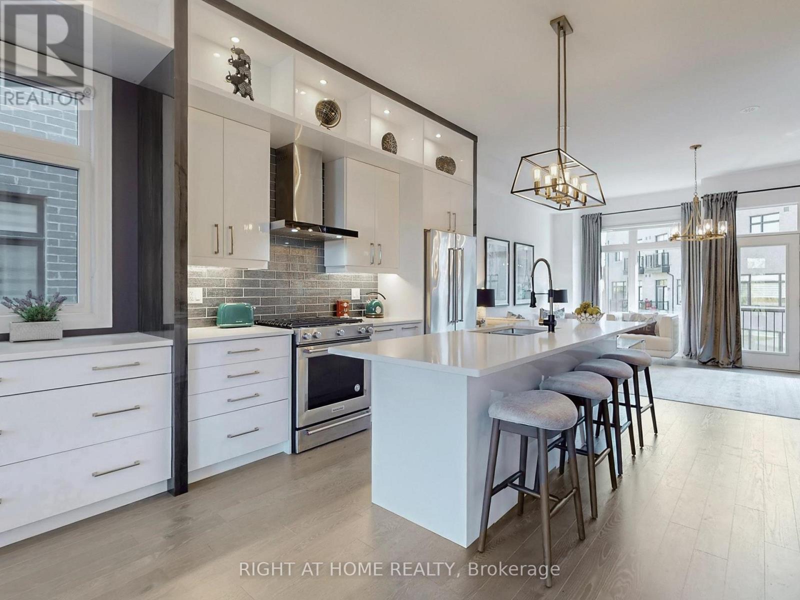 163 Lebovic Campus Drive, Vaughan (Patterson), Ontario  L6A 5A1 - Photo 7 - N12773738