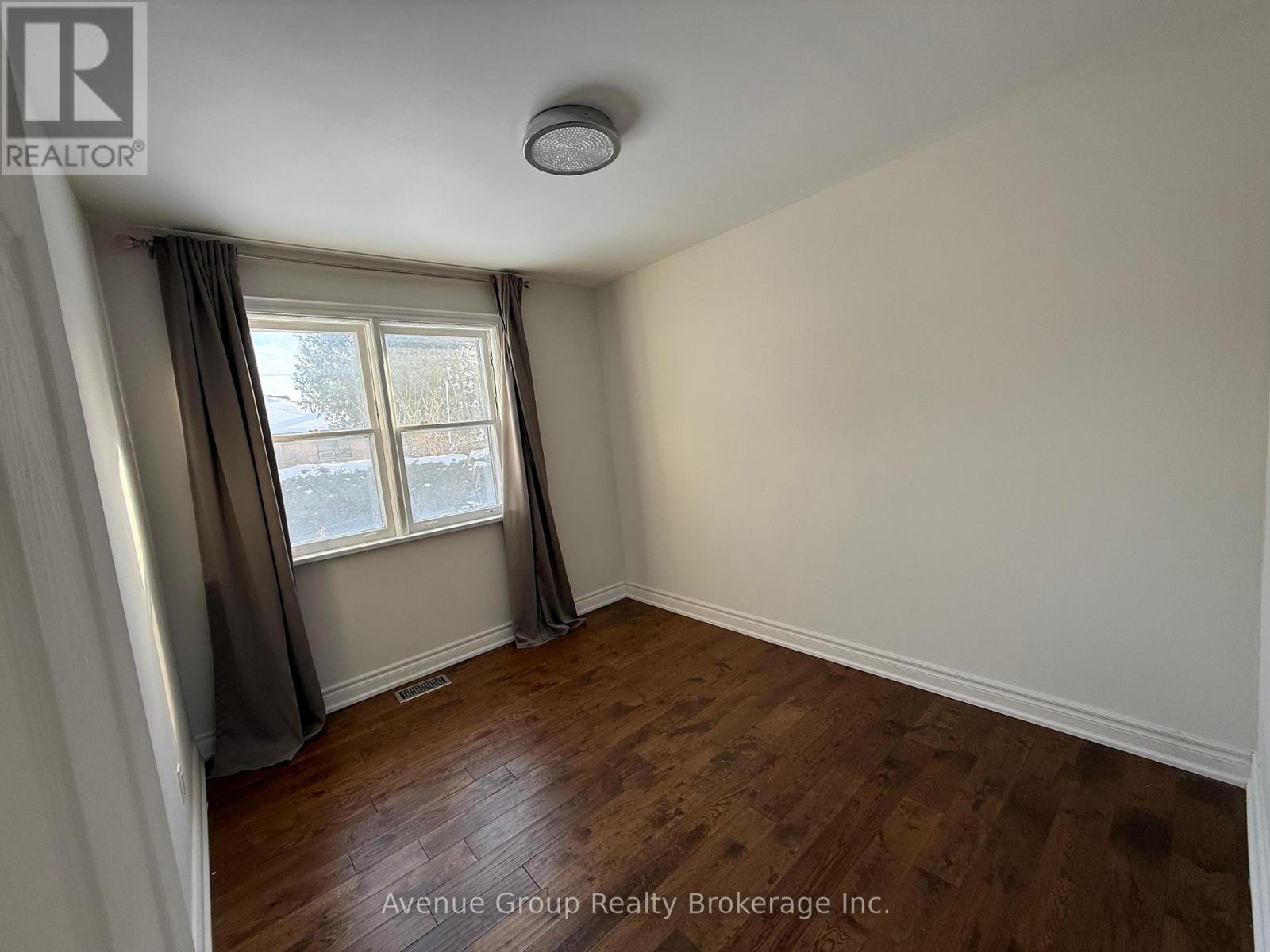 306 Wenlock Avenue, Richmond Hill, Ontario  L4C 1M7 - Photo 8 - N12773740