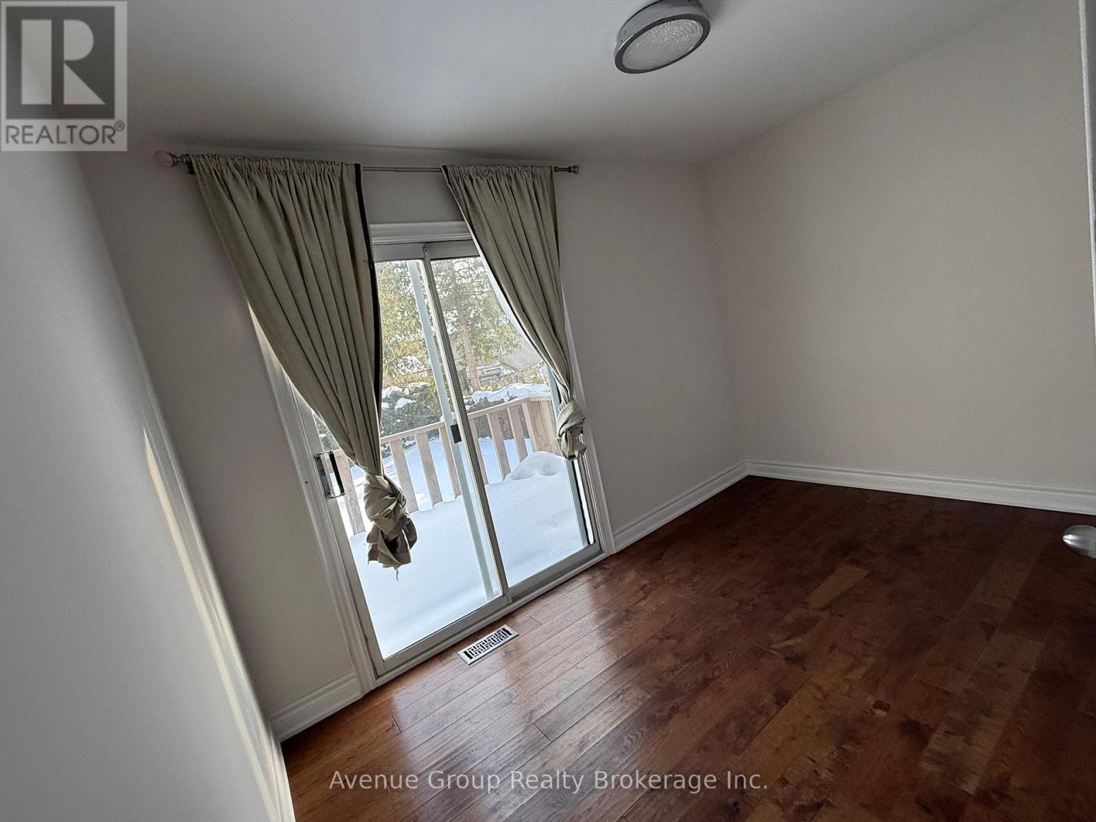 306 Wenlock Avenue, Richmond Hill, Ontario  L4C 1M7 - Photo 9 - N12773740