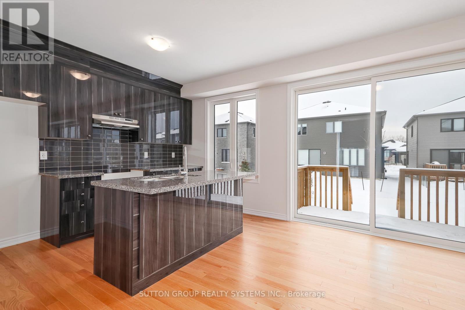 61 Nicort Road, Wasaga Beach, Ontario  L9Z 0M9 - Photo 5 - S12773712