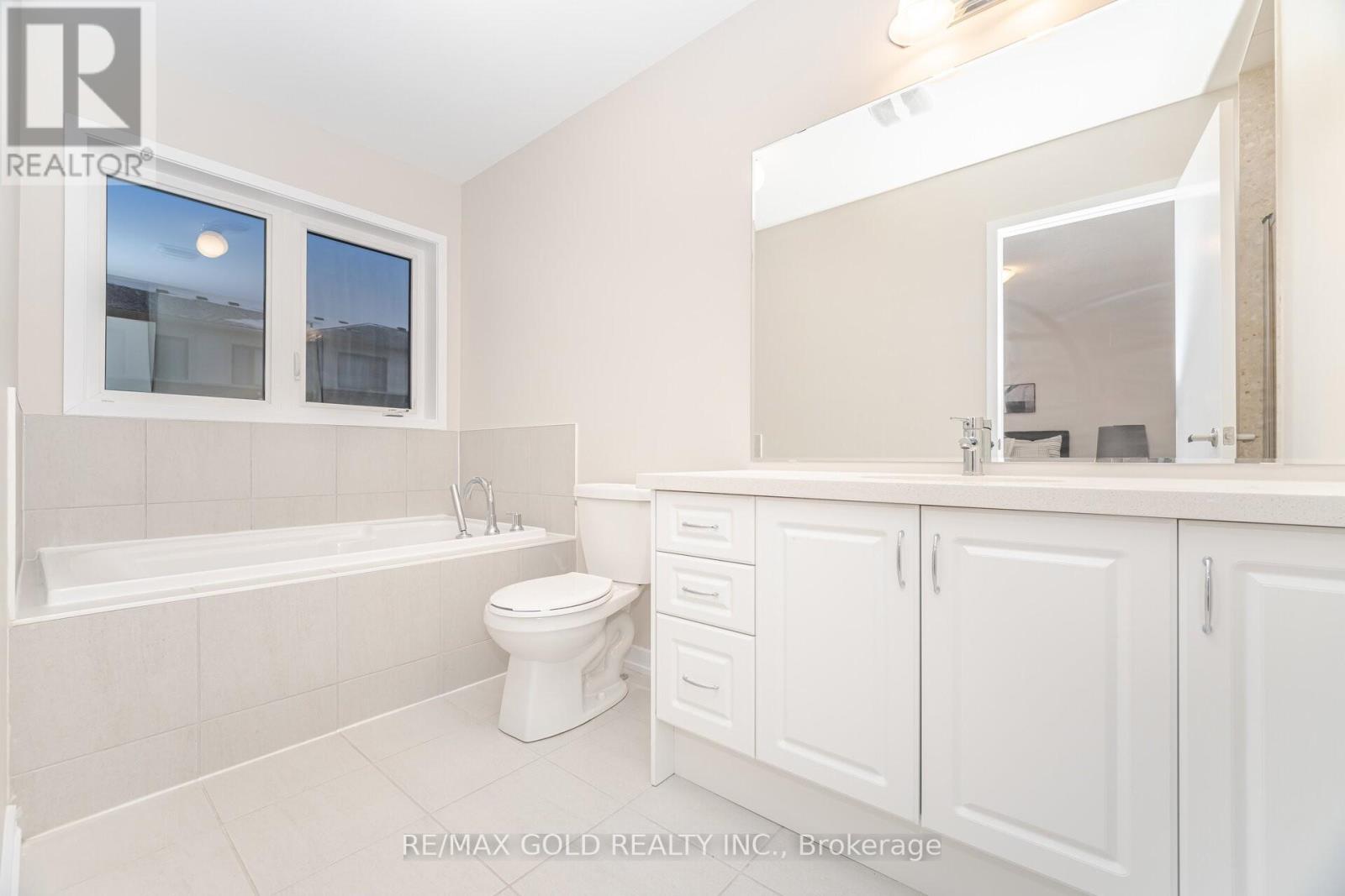 19 Lambert Lane, Caledon, Ontario  L7E 4M5 - Photo 14 - W12773696