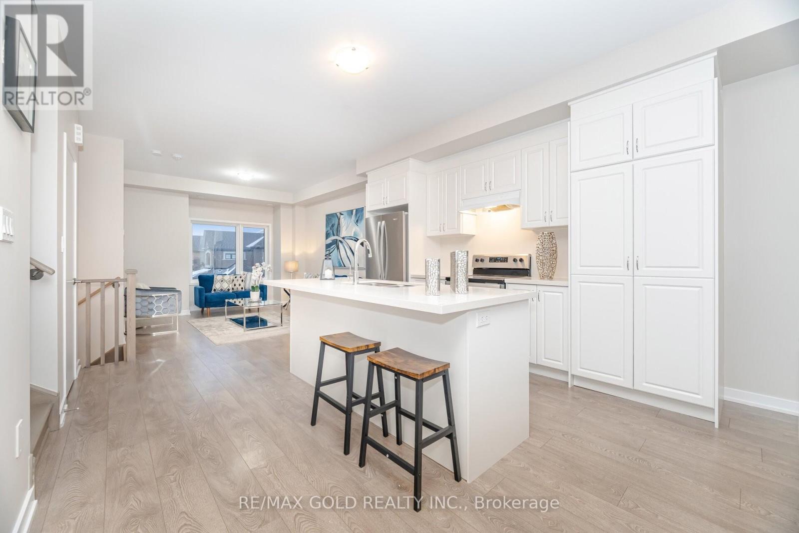 19 Lambert Lane, Caledon, Ontario  L7E 4M5 - Photo 5 - W12773696