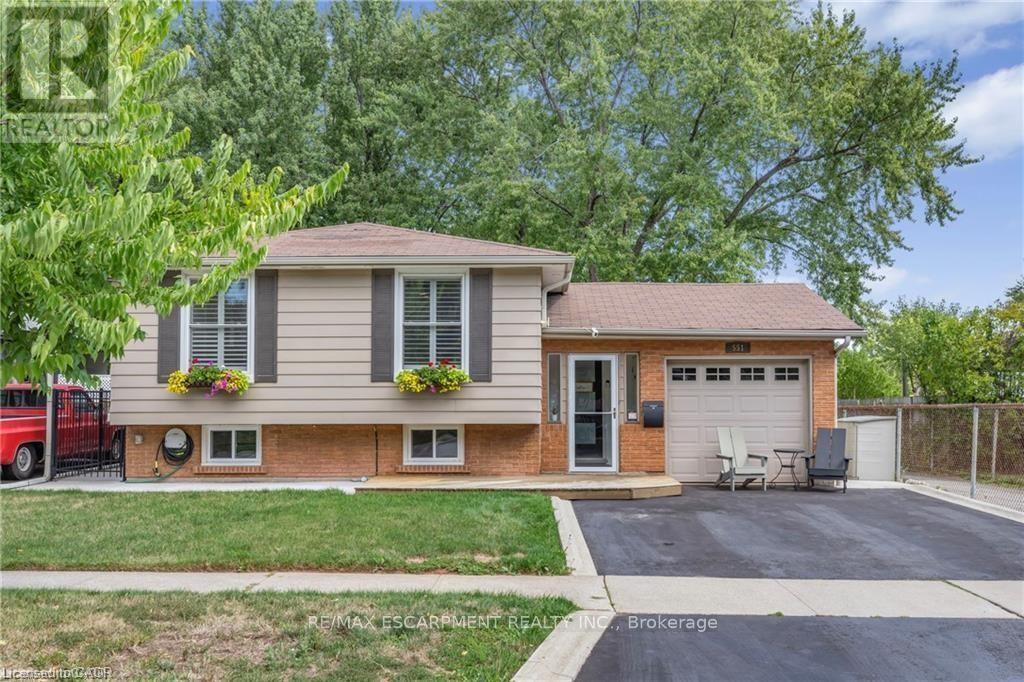 UPPER - 551 CHAMBERLAIN ROAD, Burlington, Ontario