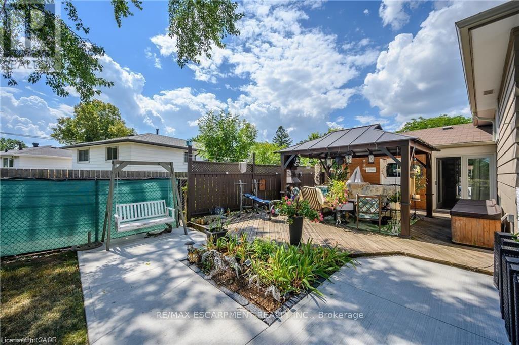 Upper - 551 Chamberlain Road, Burlington, Ontario  L7L 2V2 - Photo 14 - W12773718