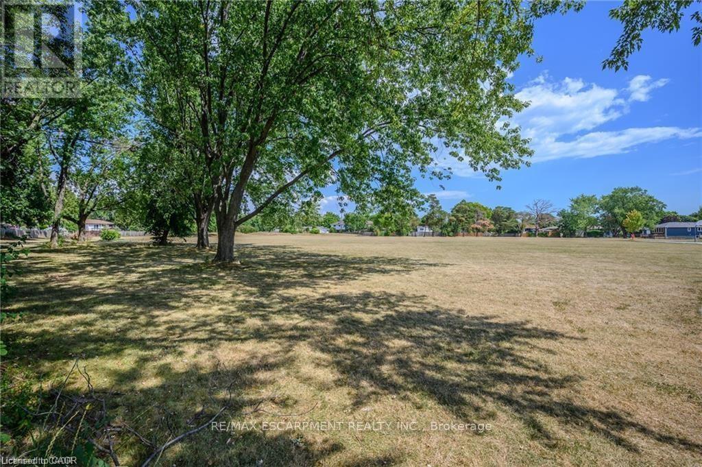 Upper - 551 Chamberlain Road, Burlington, Ontario  L7L 2V2 - Photo 16 - W12773718