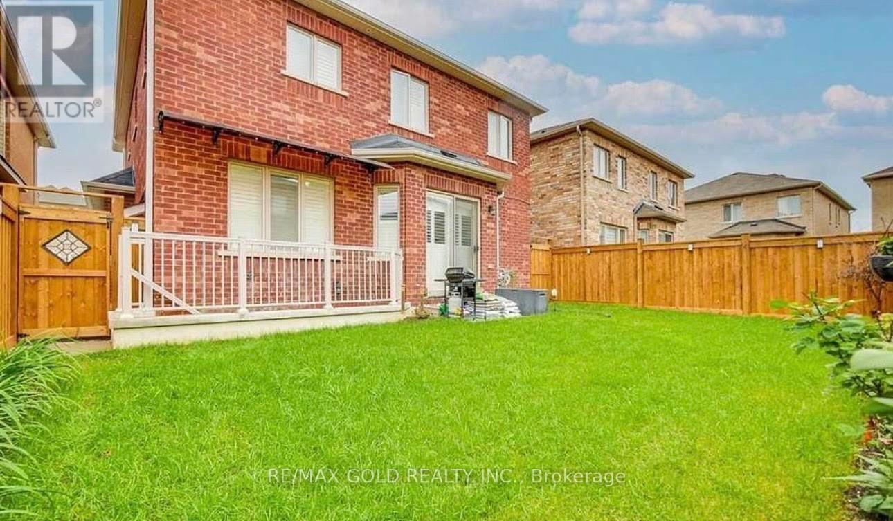 180 Belmore Court, Milton, Ontario  L9E 1H5 - Photo 3 - W12773726