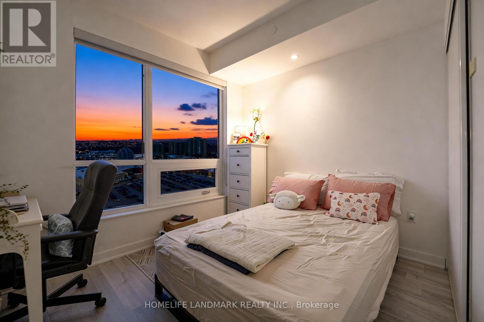 1701 - 4677 Glen Erin Drive, Mississauga, Ontario  L5M 2E3 - Photo 14 - W12773736