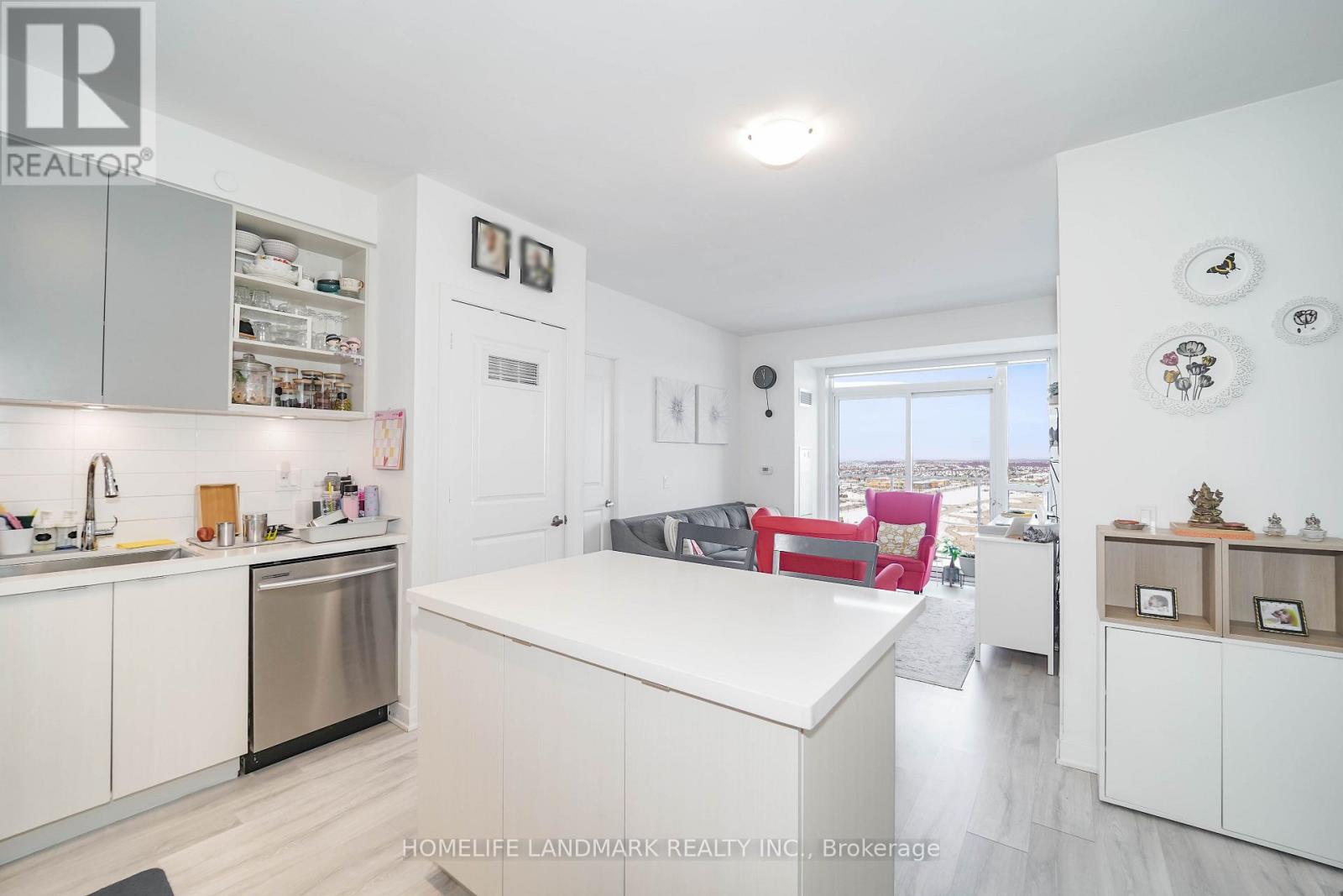 1701 - 4677 Glen Erin Drive, Mississauga, Ontario  L5M 2E3 - Photo 5 - W12773736