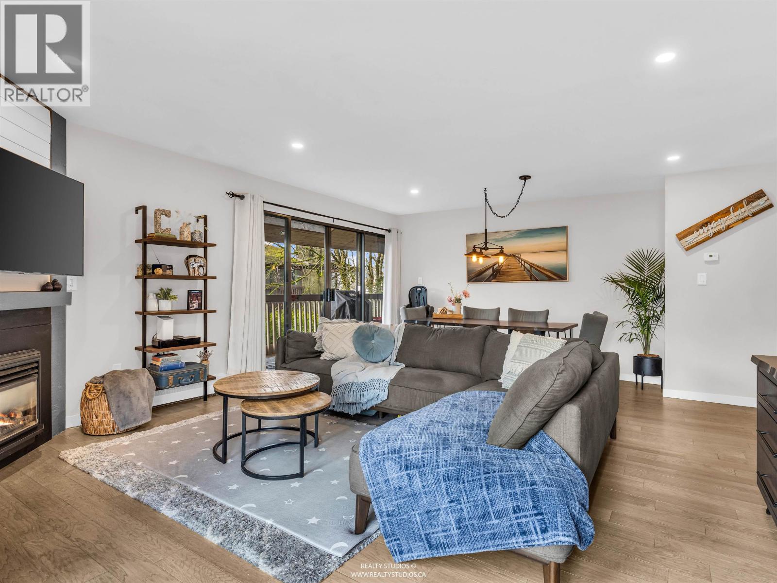 303 708 Eighth Avenue, New Westminster, British Columbia  V3M 2R3 - Photo 4 - R3088029