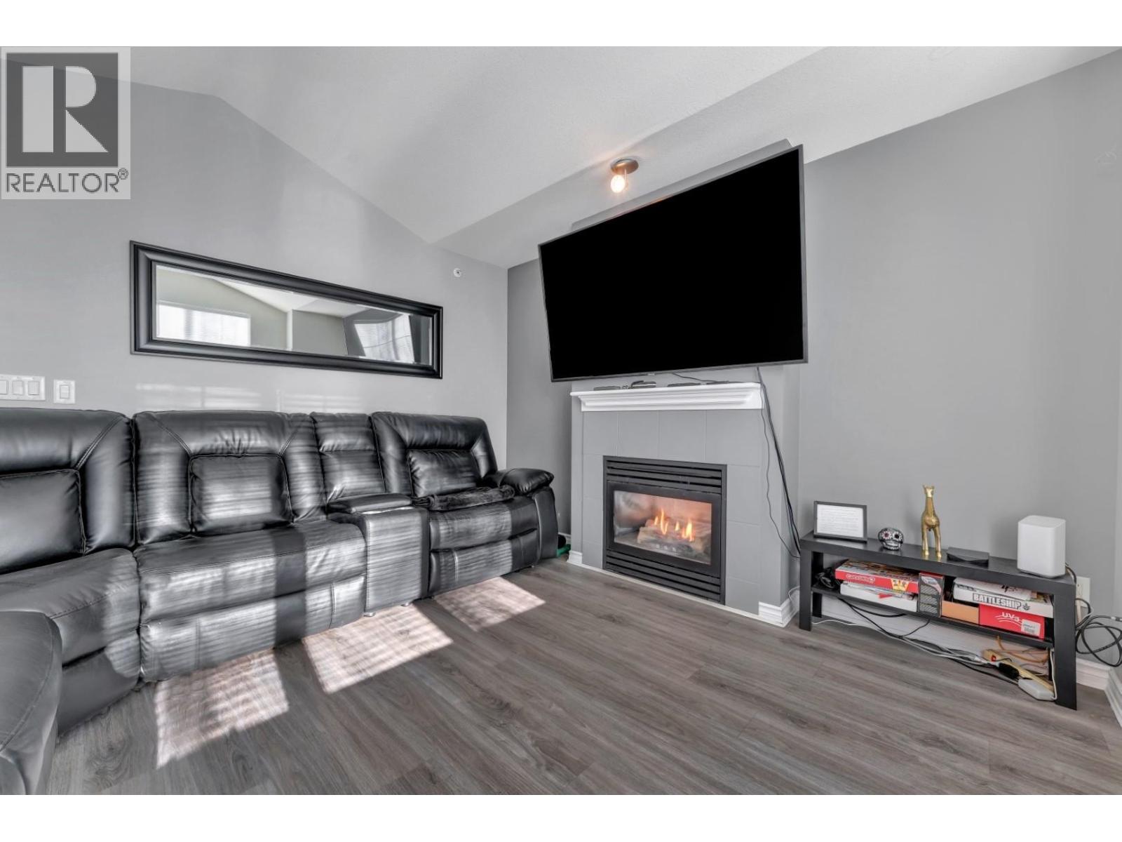 420 3000 Riverbend Drive, Coquitlam, British Columbia  V3C 6R1 - Photo 8 - R3087974