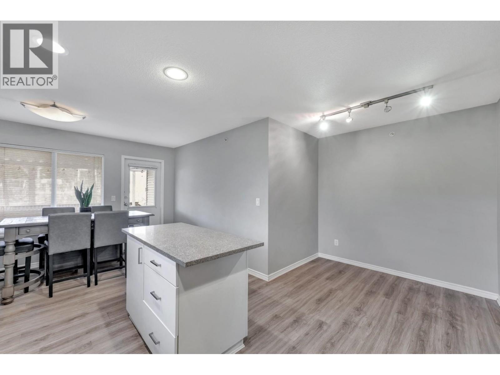 420 3000 Riverbend Drive, Coquitlam, British Columbia  V3C 6R1 - Photo 12 - R3087974