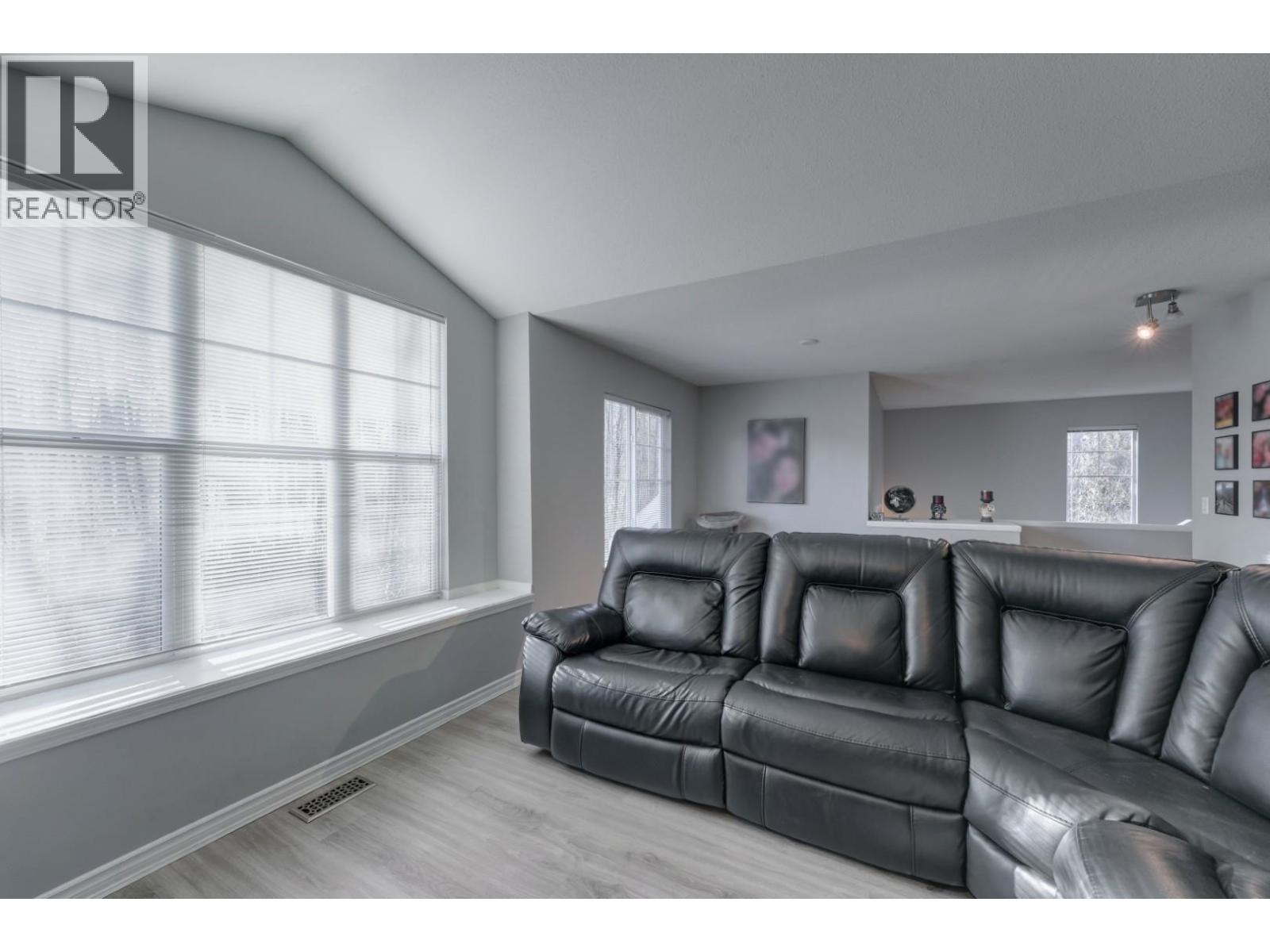 420 3000 Riverbend Drive, Coquitlam, British Columbia  V3C 6R1 - Photo 7 - R3087974