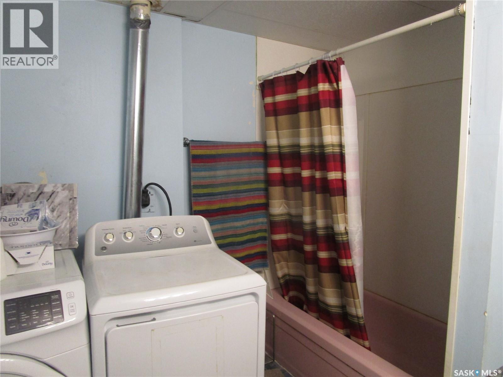 229 Centre Street, Assiniboia, Saskatchewan  S0H 0B0 - Photo 19 - SK028248