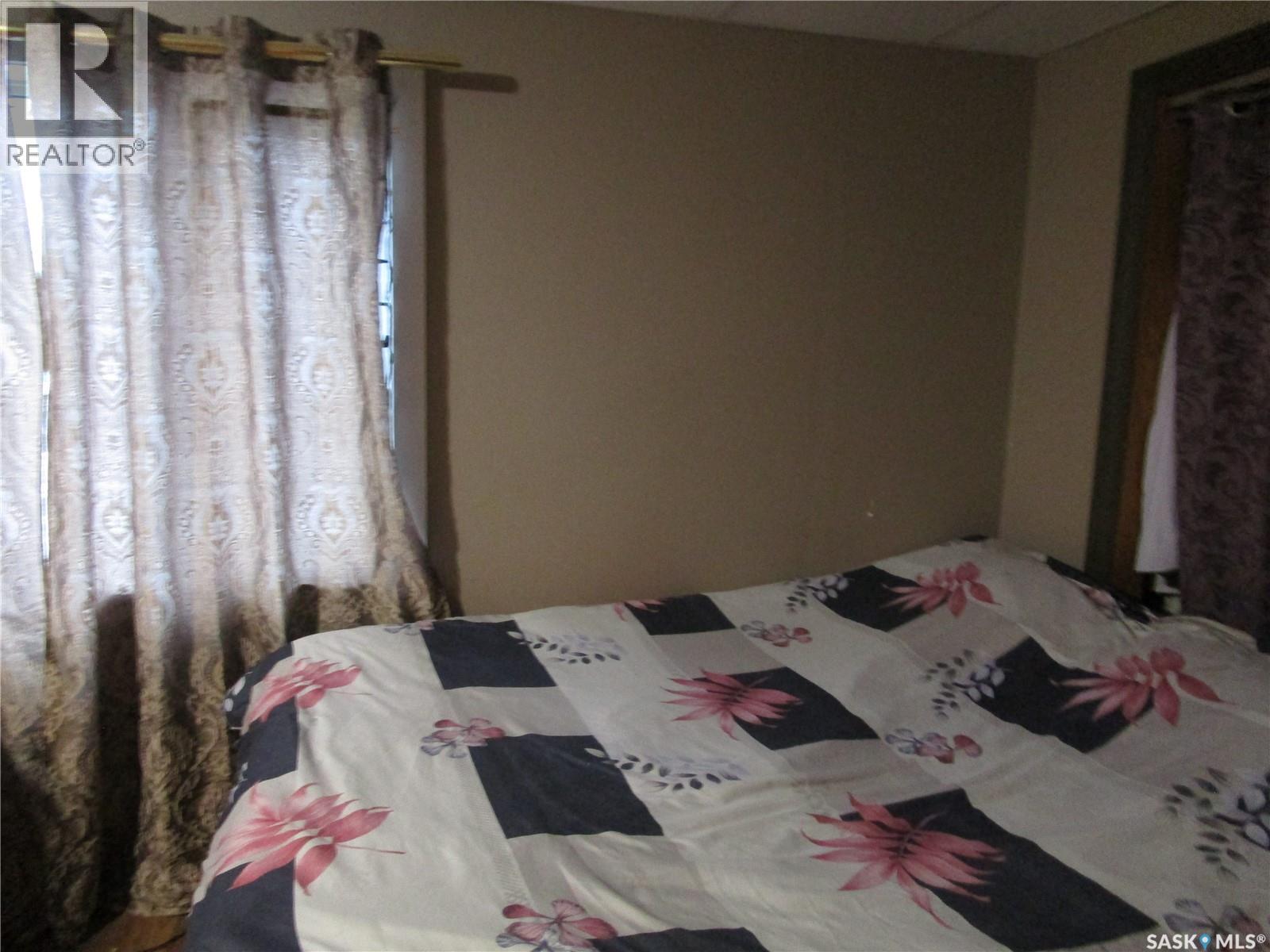 229 Centre Street, Assiniboia, Saskatchewan  S0H 0B0 - Photo 21 - SK028248