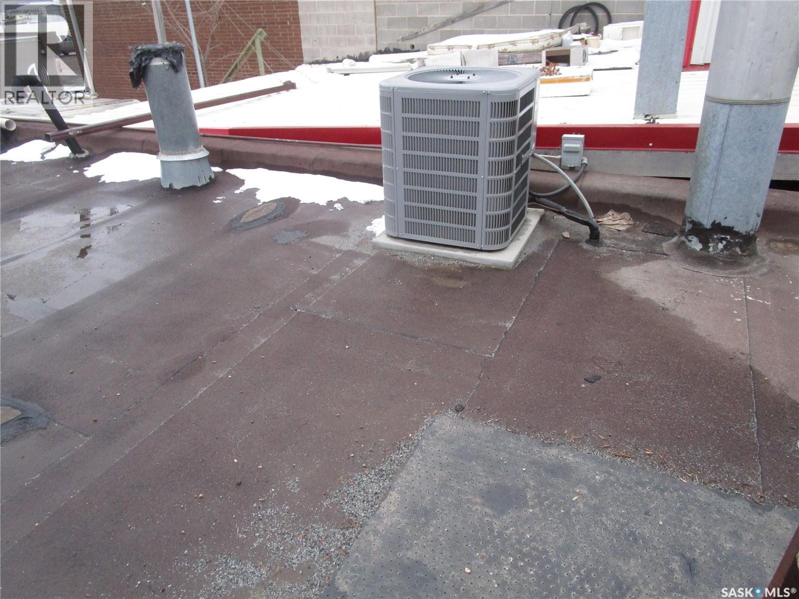 229 Centre Street, Assiniboia, Saskatchewan  S0H 0B0 - Photo 24 - SK028248