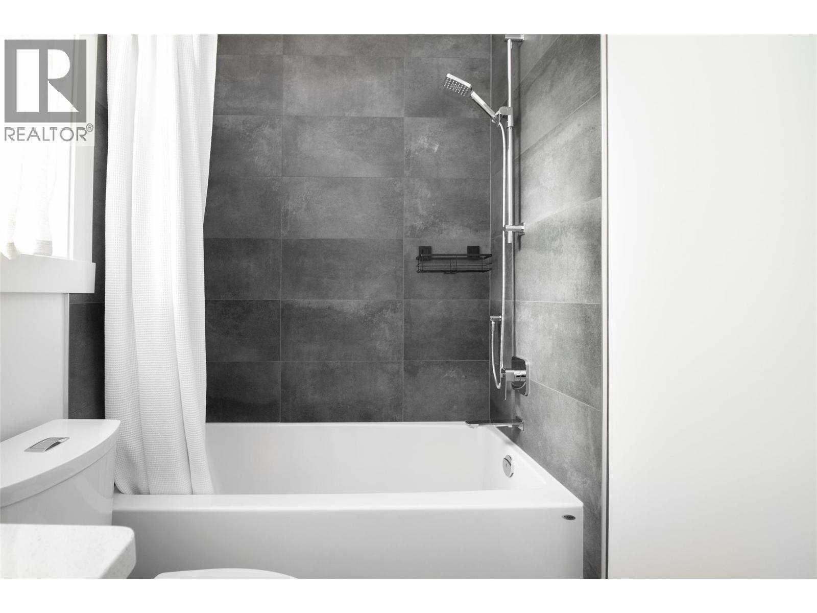 1396 Tower Ranch Drive, Kelowna, British Columbia  V1P 1T8 - Photo 33 - 10375362