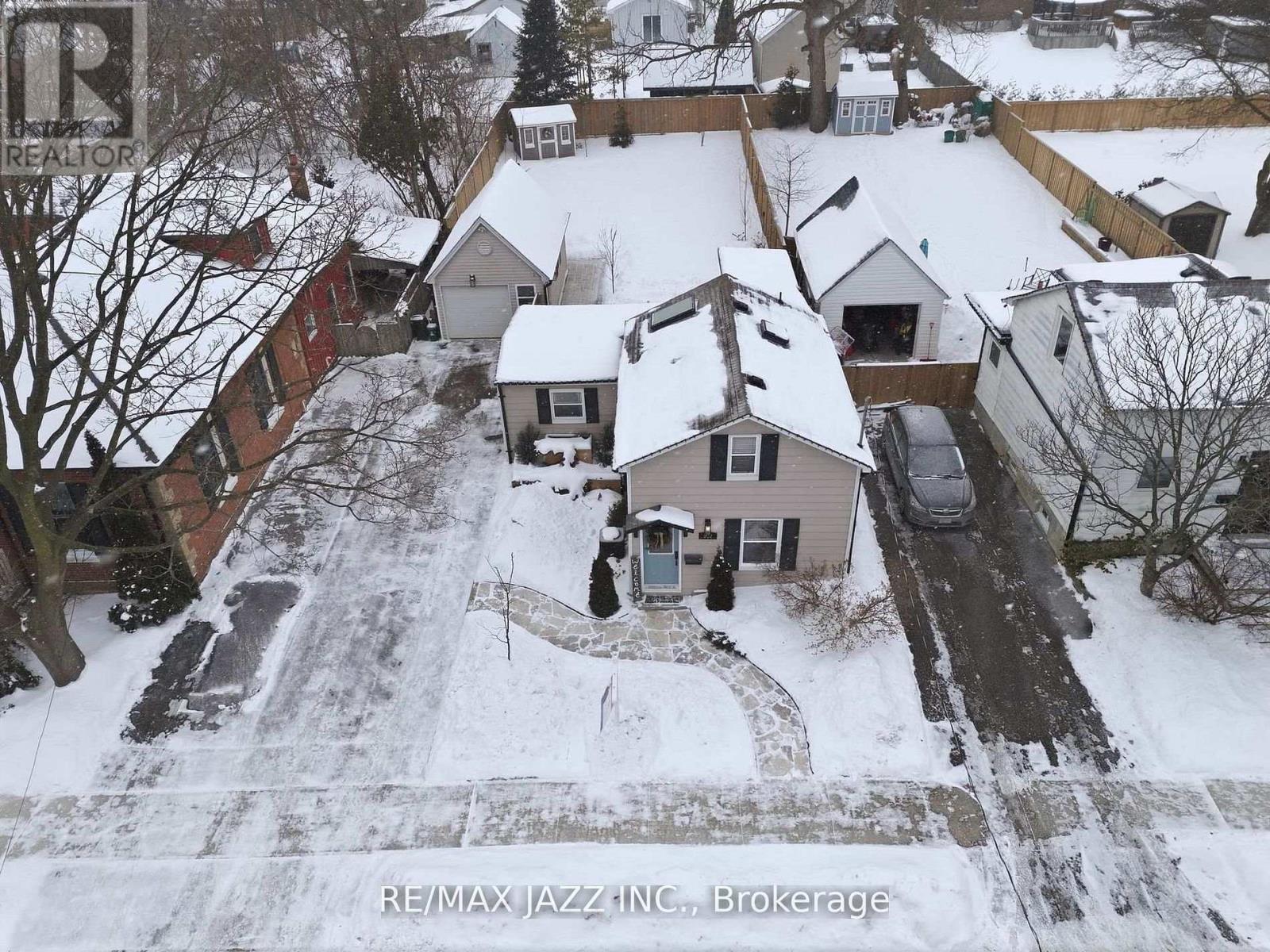 922 Byron Street S, Whitby, Ontario  L1N 4R9 - Photo 3 - E12773784