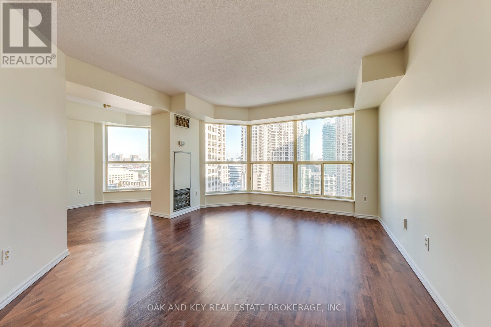 1806 - 335 Webb Drive, Mississauga, Ontario  L5B 4A1 - Photo 14 - W12773766