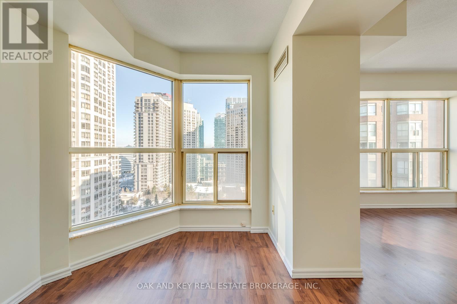 1806 - 335 Webb Drive, Mississauga, Ontario  L5B 4A1 - Photo 18 - W12773766