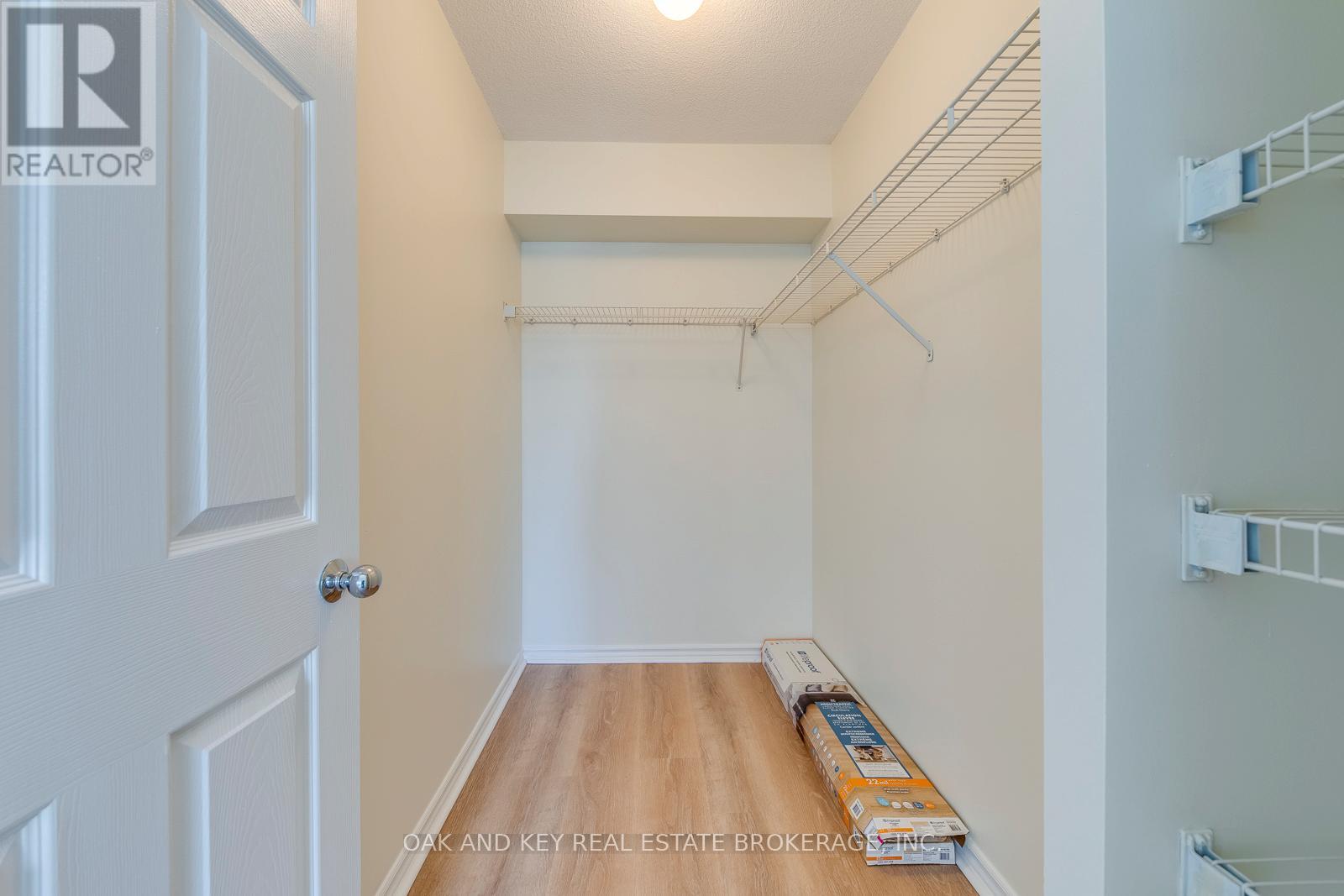 1806 - 335 Webb Drive, Mississauga, Ontario  L5B 4A1 - Photo 23 - W12773766