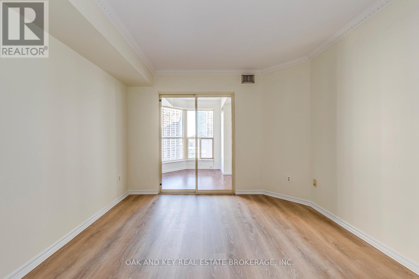 1806 - 335 Webb Drive, Mississauga, Ontario  L5B 4A1 - Photo 26 - W12773766