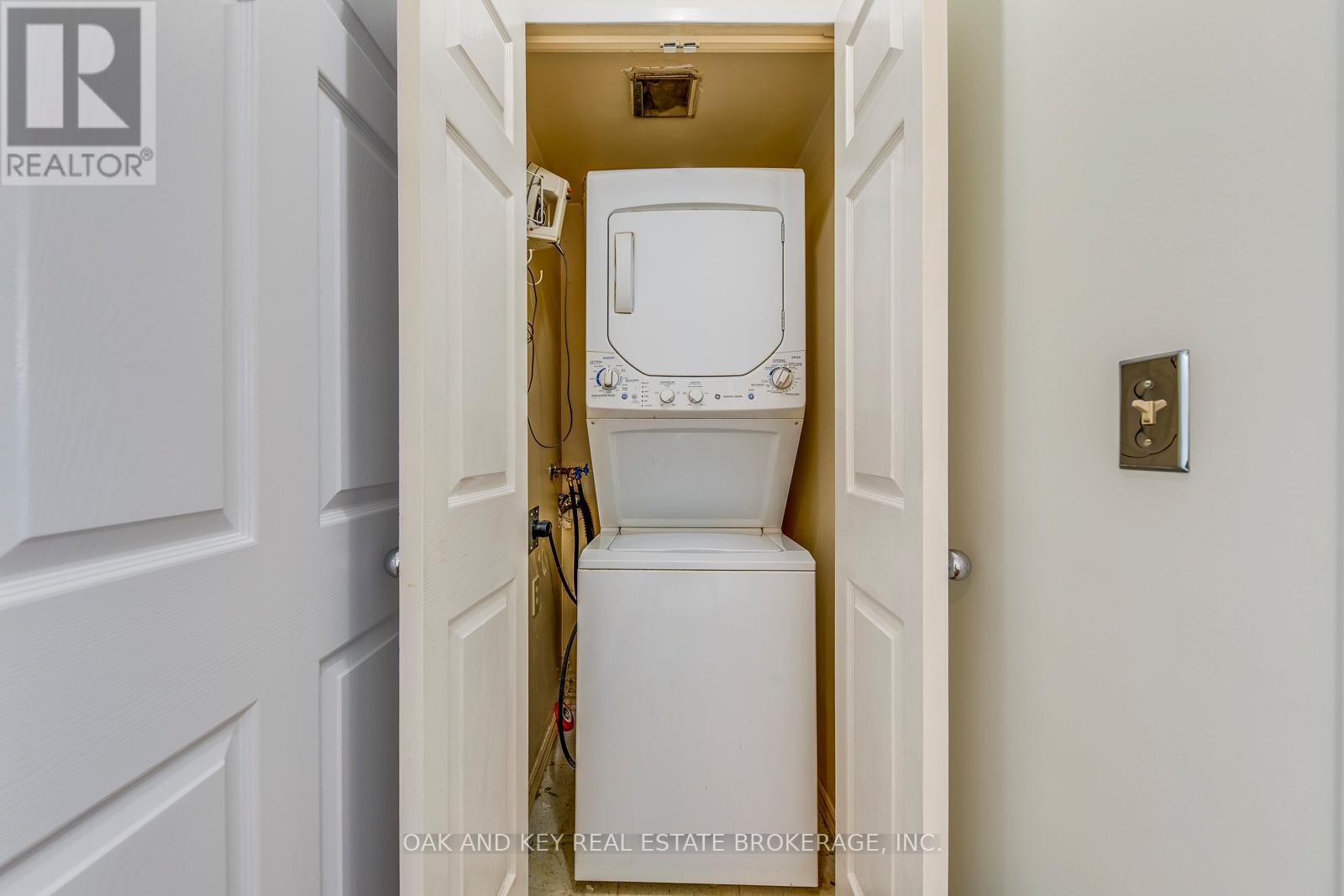 1806 - 335 Webb Drive, Mississauga, Ontario  L5B 4A1 - Photo 28 - W12773766